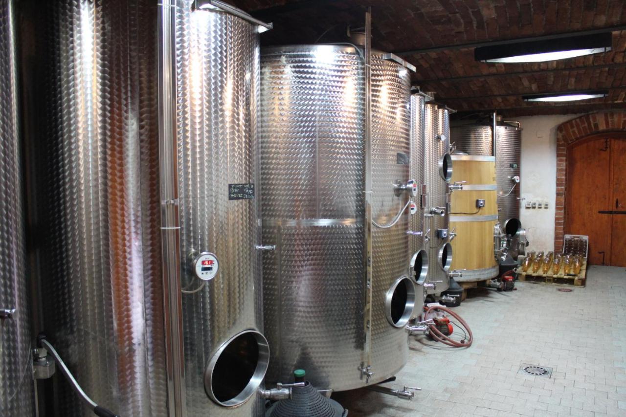 Wellness B&B Winery Sontacchi Kutjevo Buitenkant foto
